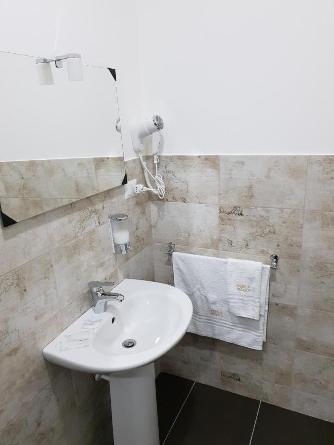 לינה וארוחת בוקר קטאניה Perla Sicula מראה חיצוני תמונה